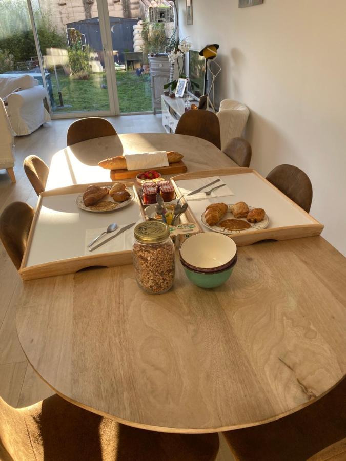 مبيت وإفطار LʼIsle-sur-la-Sorgue Cote Court المظهر الخارجي الصورة