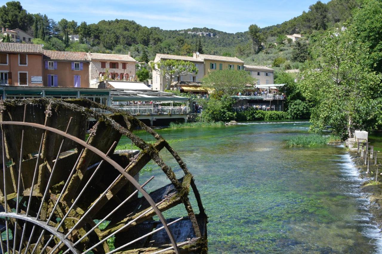 مبيت وإفطار LʼIsle-sur-la-Sorgue Cote Court المظهر الخارجي الصورة