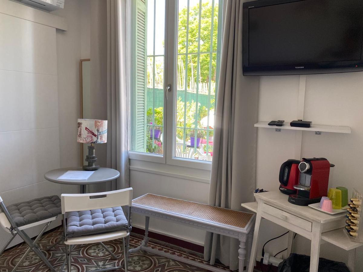مبيت وإفطار LʼIsle-sur-la-Sorgue Cote Court المظهر الخارجي الصورة